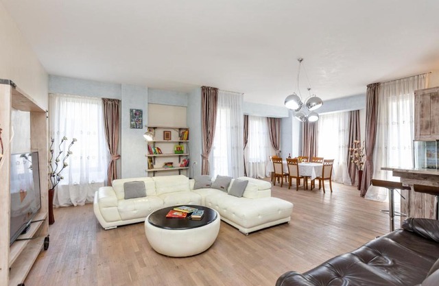 Luxury 4 Bedroom Apartment