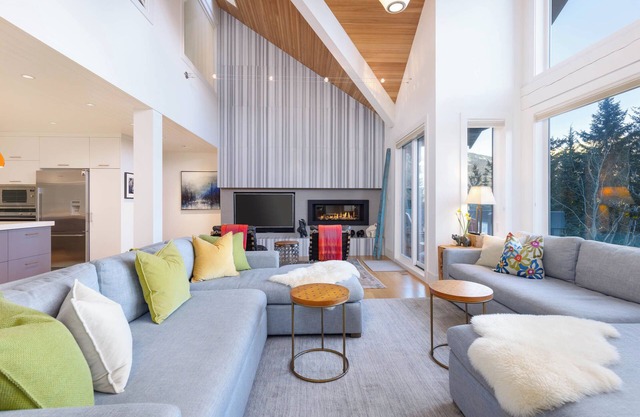Luxury 4-bedroom ski-in/out chalet in Whistler
