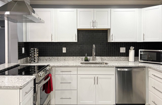 Luxury 4 Br House near USM