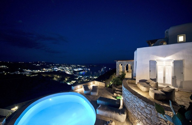 Luxury 4 BRD Villa ✓sea view from Psarou ✓private heated pool ✓family friendly