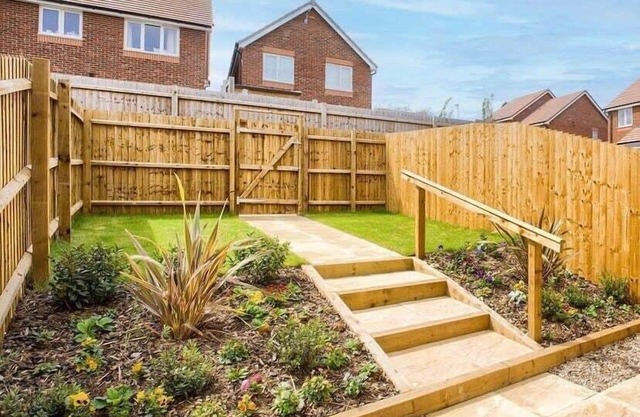 Luxury 4Bed Townhouse - Parking