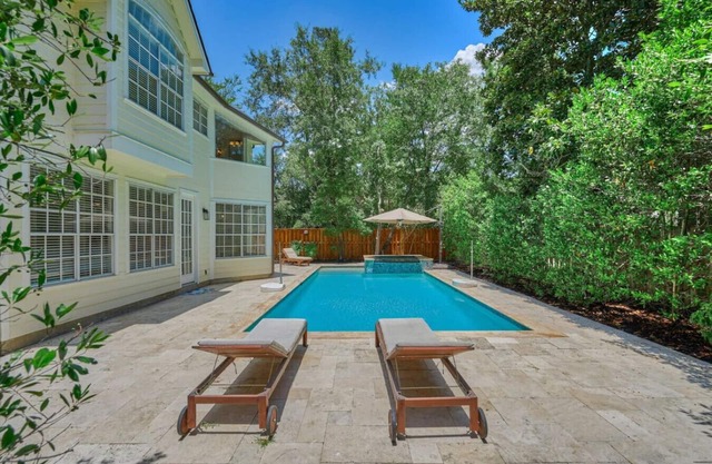 Luxury 4BR/3Bath with the heated pool and Spa