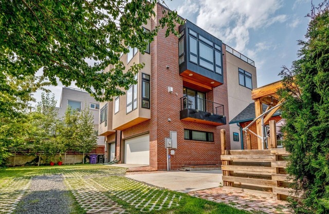 Luxury 5-Bedroom Home in LoHi, Amazing rooftop deck. 3,000 sqft