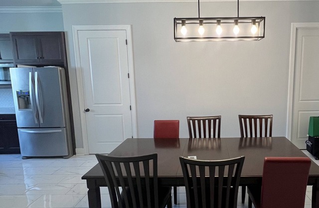 Luxury 6 Bedroom Home Close Proximity to the Masters