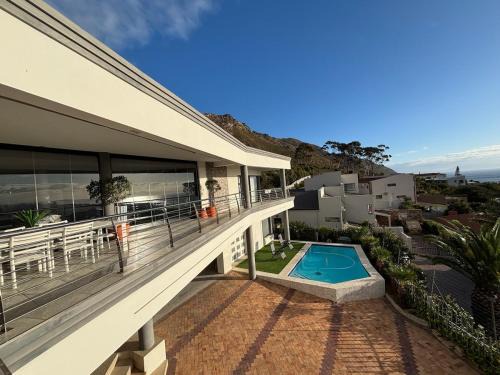 Luxury 8-Bedroom Villa with Ocean Views