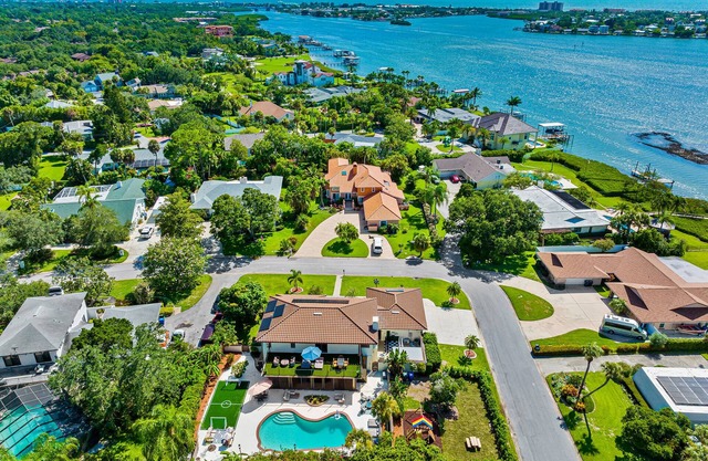 Luxury 8-BR Villa w/Pool & Soccer - 20 Guests!