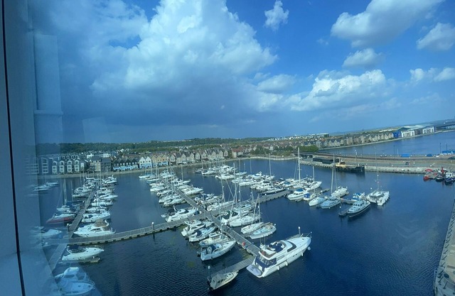 Luxury 8th Floor Apartment Overlooking Marina and River