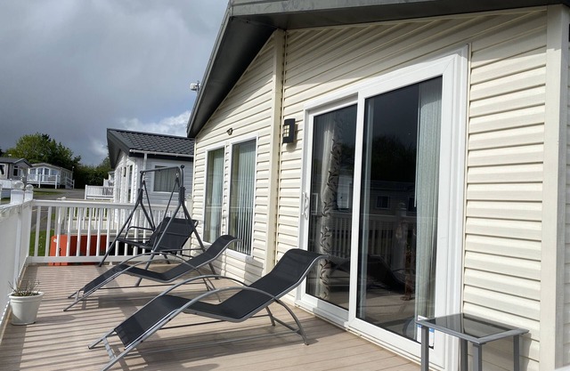 Luxury Air Conditioned holiday Lodge . sleeps 5 Burgh Castle Great Yarmouth