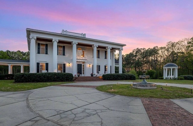 Luxury and Comfort at Realty Rhythm’s Exclusive 14-Bedroom Estate in Durham, NC