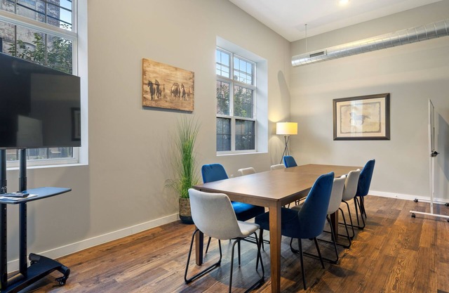 Luxury Apartment Near Downtown and Stadium