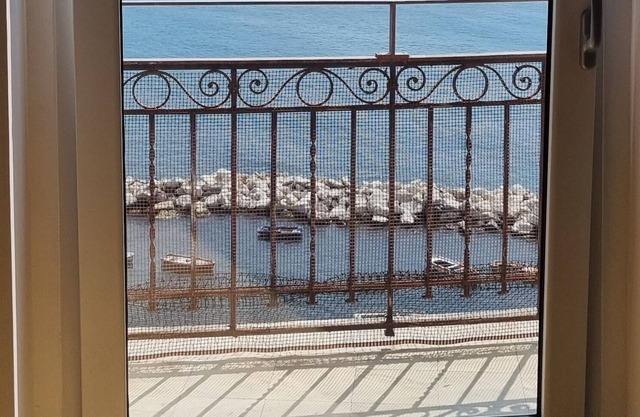 Luxury apartment on the Naples waterfront