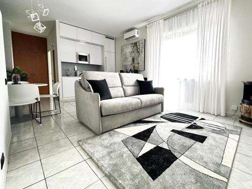 LUXURY APARTMENT OPEN SPACE with garden & free parking