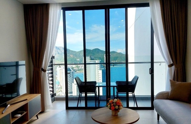 Luxury apartment with sea view, Thap Ba