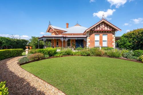 Luxury at Lauralla - An Elegant Victorian Escape