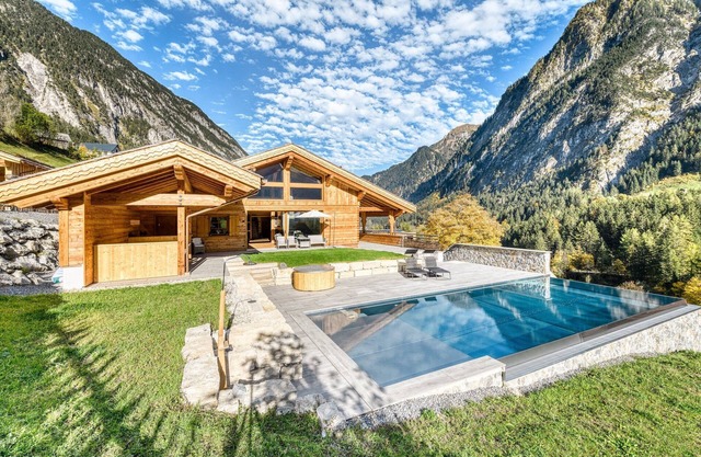 Luxury Austrian Chalet | 5 Bedrooms | Chalet Grace | Private Infinity Pool &.