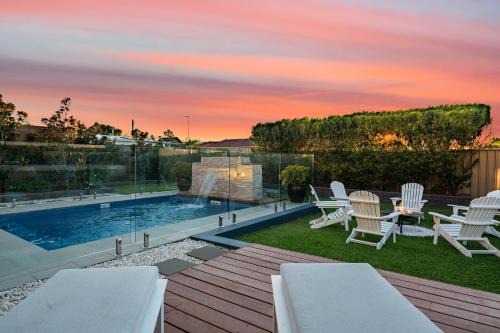 Luxury Beach House - Heated Private Pool & Heated Spa - Fire Pitt - Walk to Beach & Golf
