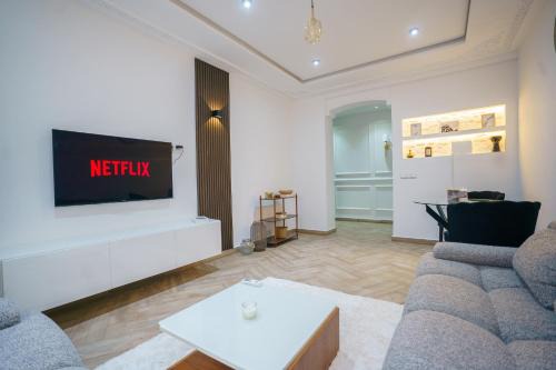 Luxury Beachfront Apartment 'Iris Plage'