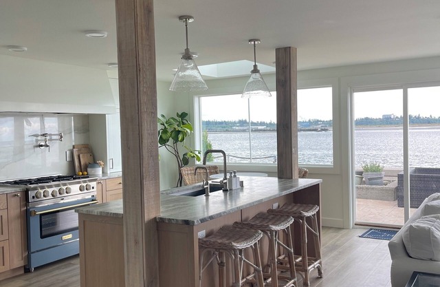 Luxury Beachfront Haven – 4BR Retreat with Designer Kitchen & Panoramic Views