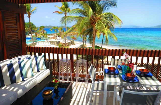 Luxury Beachfront King Suite on Sapphire Beach II