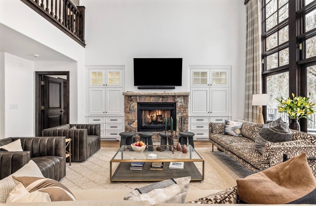 Luxury Beaver Creek 7-Bed Golf Retreat | Central Air, Hot Tub, Golf Views