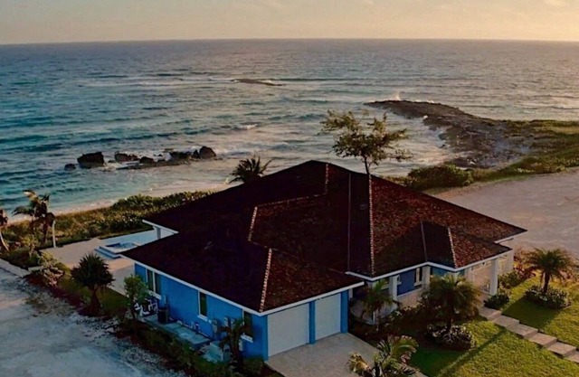 Luxury Beachfront Villa near Emerald Bay, Exuma - Private concierge included