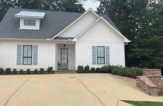 Luxury Bulldog Cottage!