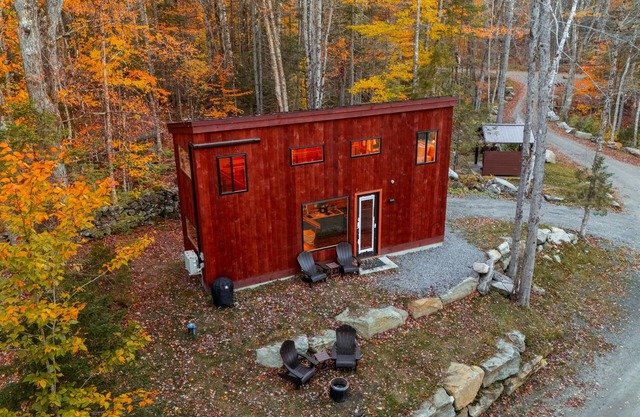 Luxury Cabin #1 Hot Tub, Kayaks, Paddle Boards, Private Fire Pit