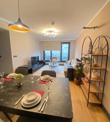 Luxury Central Fully Equipped 2BR 2BA Apartment by Siena Suites