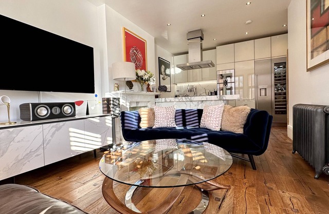 Luxury Central London 2 bed apartment architect designed