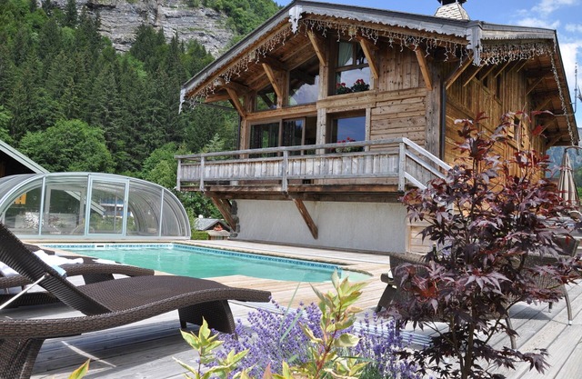 LUXURY CHALET IN MORZINE WITH POOL