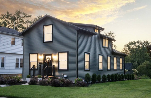 Luxury & Charm in Downtown Perrysburg!
