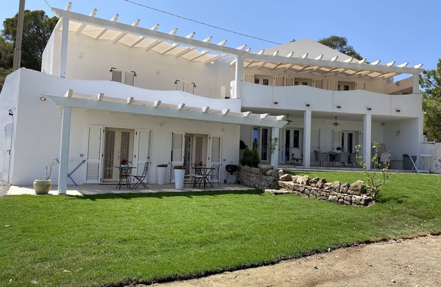 Luxury & charming sea view villa
