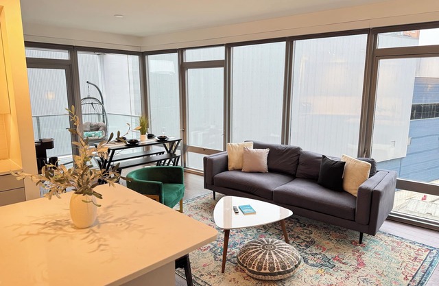 Luxury City Escape in Ballston Steps away from the Mall & Metro!
