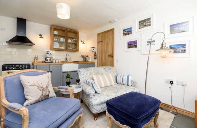 Luxury Coastal Bolthole in Polperro With Parking - NEW LISTING