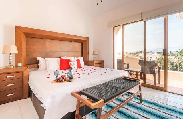 Luxury Condo Overlooking Marina in Ixtapa