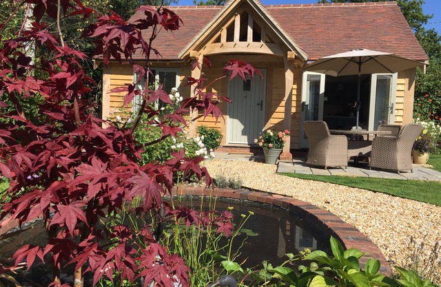 Luxury cottage sleeps 2 close to South Downs National park , coast and Goodwood