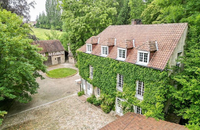Luxury country house