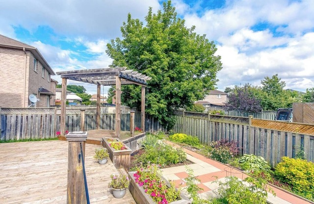 Luxury Cozy Family Retreat w/King Bed | BBQ Grill | Game Room | Garden View