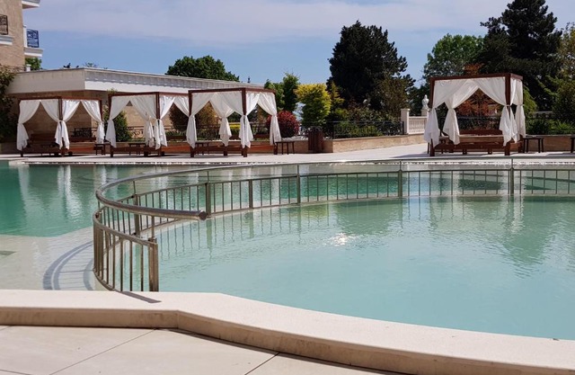 Luxury double bed apartment-studio in apartment hotel "Valencia Gardens" on beautiful beach