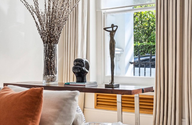 Luxury Duplex Apartment in Bayswater Road opposite Hyde Park