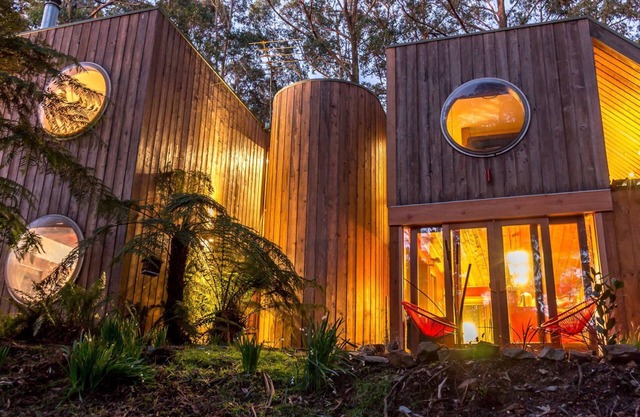 LUXURY ECO ACCOMMODATION WITHIN THE OTWAY NATIONAL PARK, GREAT OCEAN ROAD LORNE