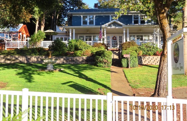 Luxury, Full Service Bed and Breakfast - you are the only guest in our home!