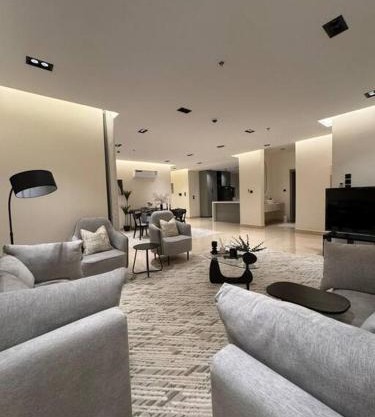 Luxury furnished apartment شقة فاخرة الخبر-الحمراء