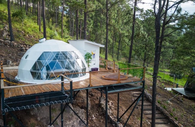 Luxury Geodesic Eco Dome in Nature: Exclusive Glamping in Tiny Pines Sky Dome