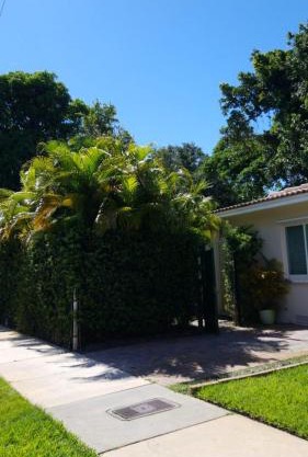 LUXURY Guayabita's House