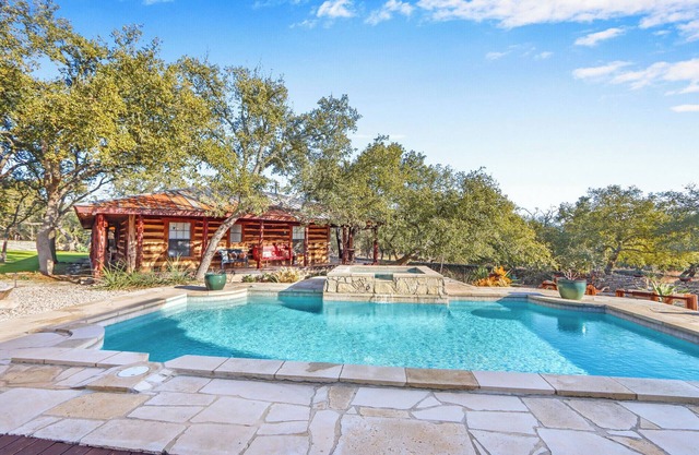 Luxury Hill Country Escape Pool, Hot Tub, Firepit Near Wineries