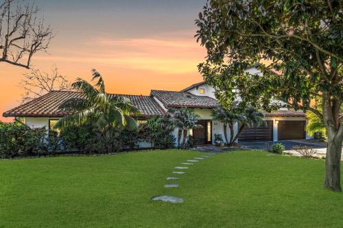 Luxury Home Atop the Hills