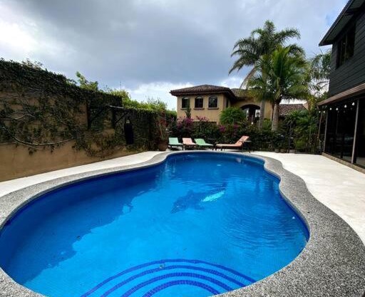 Luxury Home con vista, en las montañas de Escazu