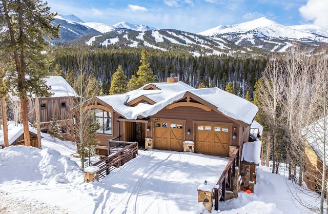 Luxury Home; Mountain Views; on Ski Trail; Hot Tub