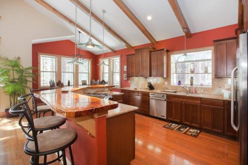 Luxury Home Near Lake, Heavenly, Casinos